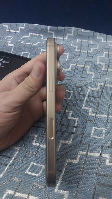 Iphone 16 pro с гарантий