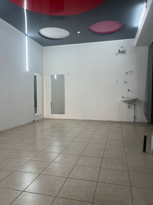 Дава се под наем Магазин в Асеновград - 30 кв.м за 204 € - Снимка #2