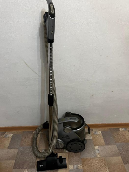 Продам пылесос LG