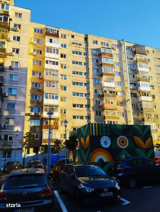 Se Vinde Apartament 3 Camere Spatios Si Renovat In Zona Piata Rahova — fotografia 1