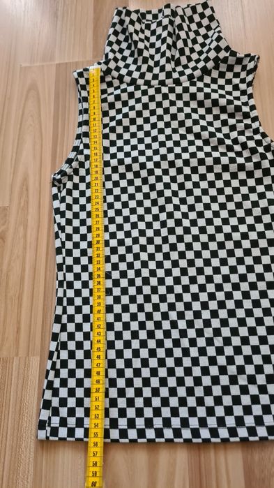 Чисто нови топове с къс ръкав по 15€