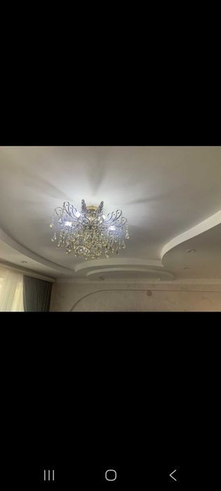 Люстра хорошо освешает б/у очень красивый
