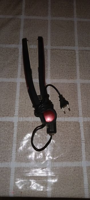 Продам утюжок, выпрямитель для волос