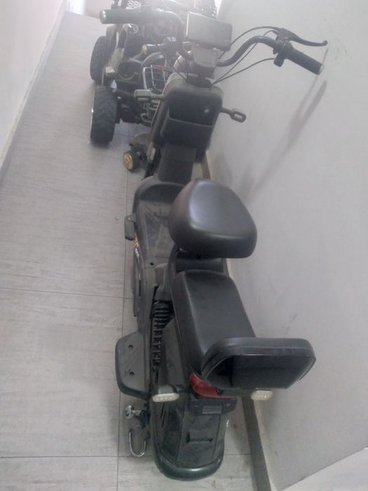 Skuter srochno sotiladi