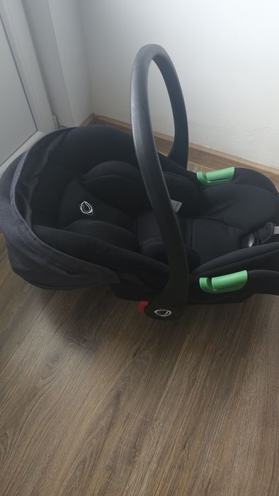 Scoică auto Coccolle pentru bebeluşi - stare foarte bună