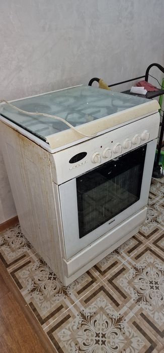 Продам газплиту бош