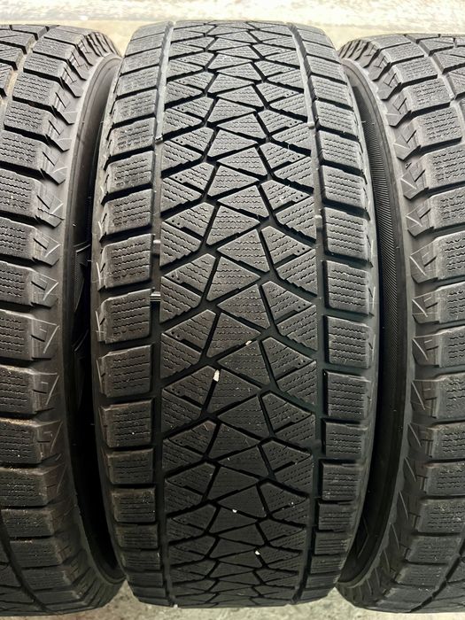 4бр Зимни Гуми 215 65 16 Bridgestone