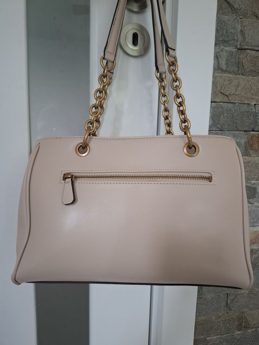 Оригинална дамска чанта Guess