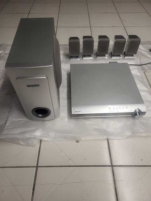 Samsung HT-DB120 Progressive-Scan DVD Receiver Домашно Кино