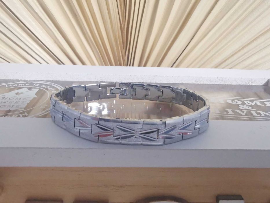 Гривни от медицинска стомана