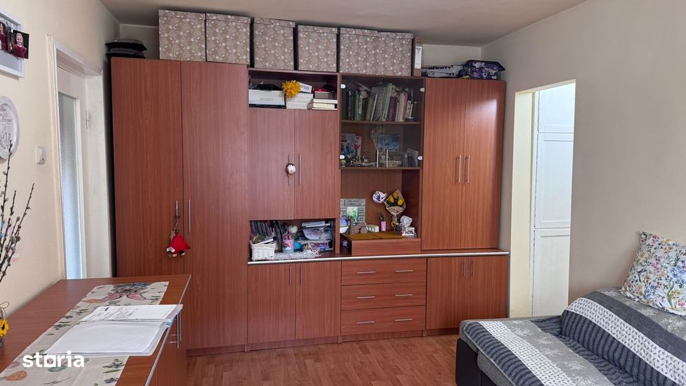 Ap 2 camere de vânzare, cart. Rogerius