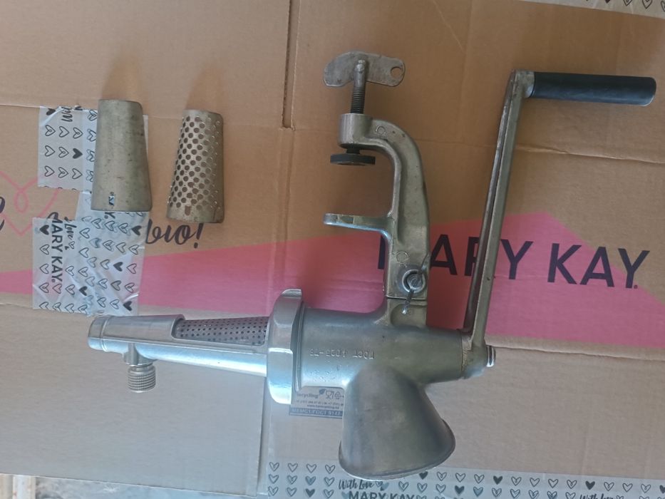 Продам мясорубку