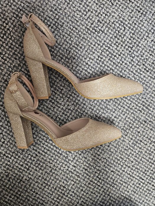 Дамски обувки-нови