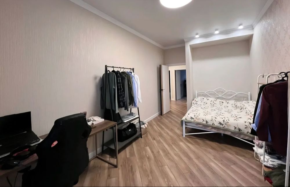 Продается 4комн квартира полноценная