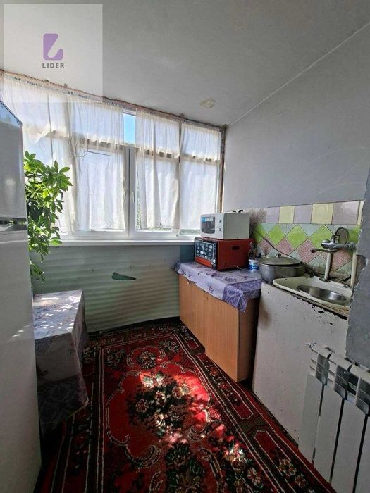 3х комнатная квартира без ремонта, имеется 2 балкона, Мик-район