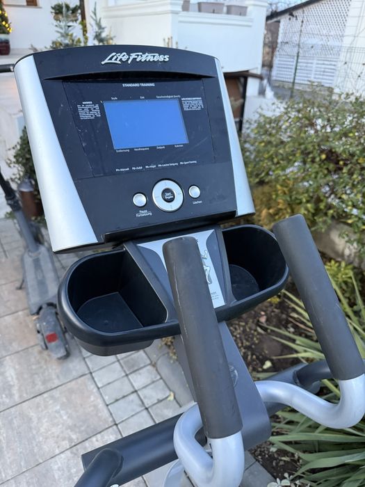 Bicicleta eliptica profesionsla Life fitness