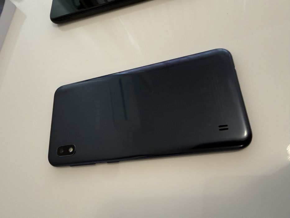Samsung A10.