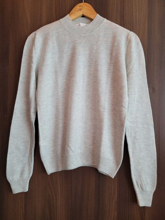 Маркова грейка Crew Clothing с подарък 2 блузки на ТОП цена
