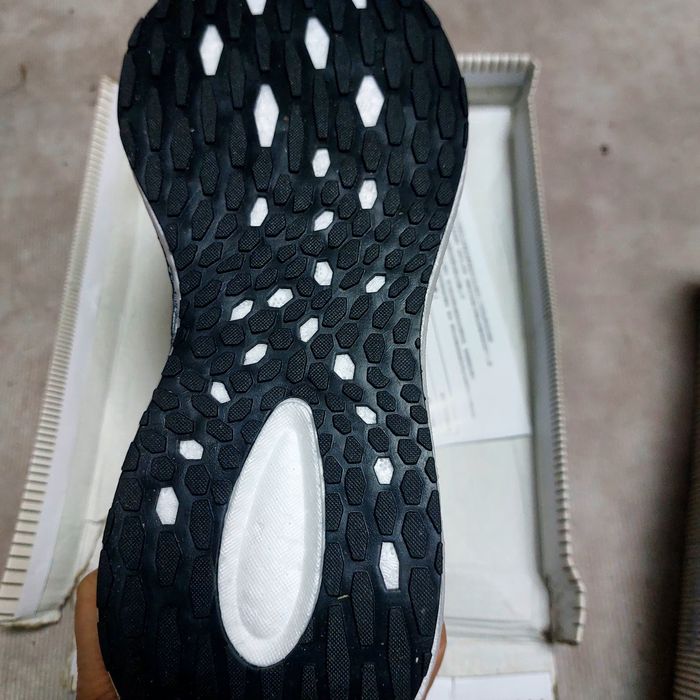 Продам кроссовки демисезонныеунисекс