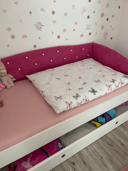 Pat tapitat pentru fete