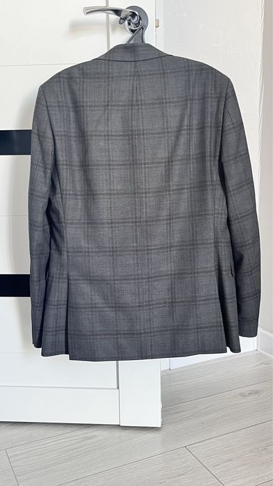 Продаю костюм тройка