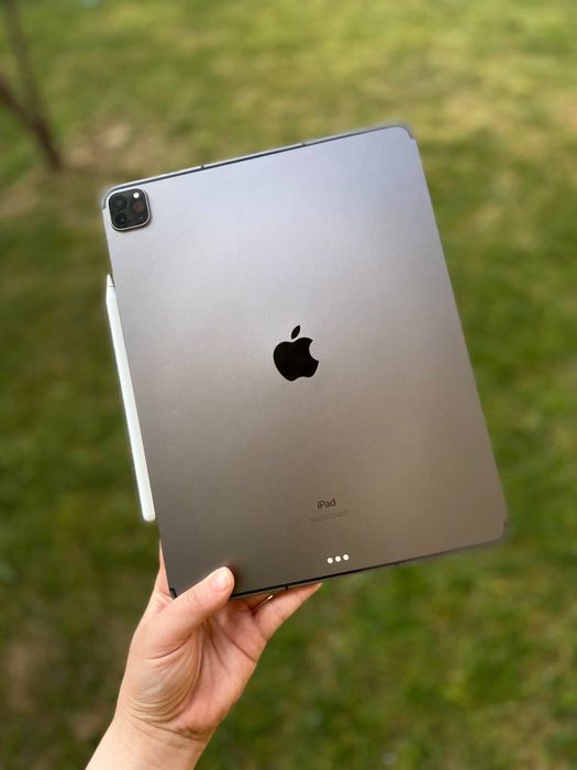 iPad Pro 12.9, M2, 5-gen 128gb Wifi-sim + Magic keyboard + Smart Penci