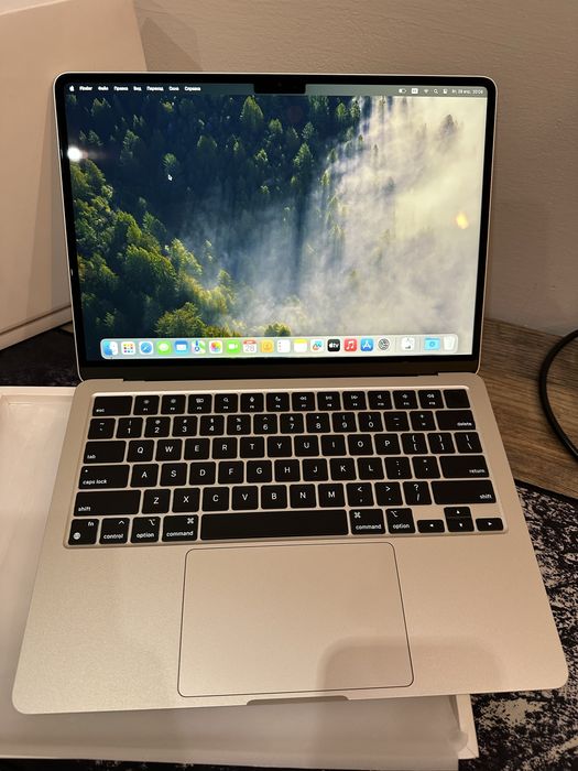 Macbook Air M2 8/256 starlight