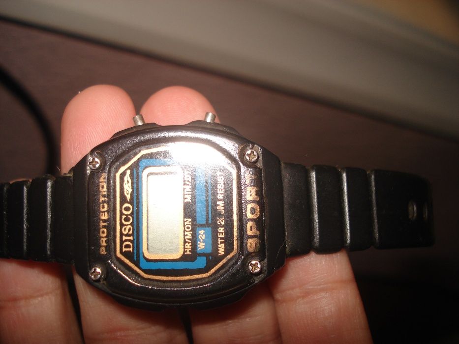 Часы цифровые электронные