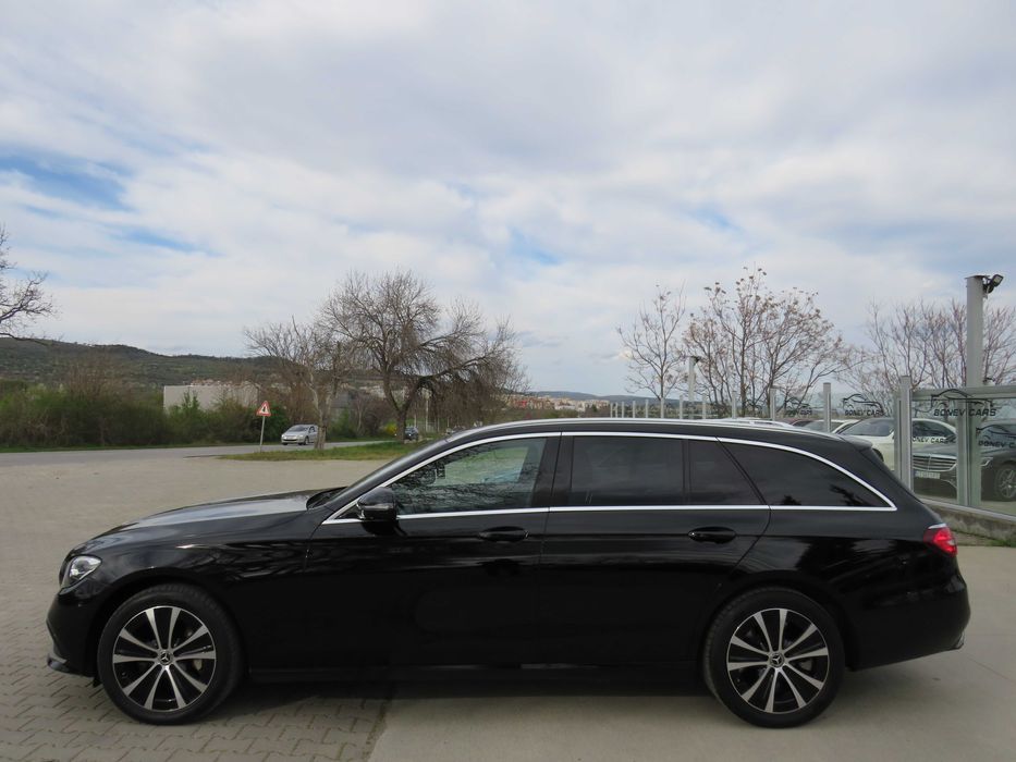 Mercedes-Benz E300DE 4x4 Hybrid 2022
