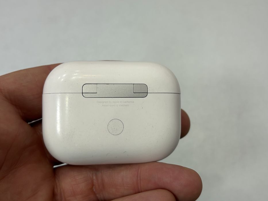 Apple AirPods Pro, Generatia 2