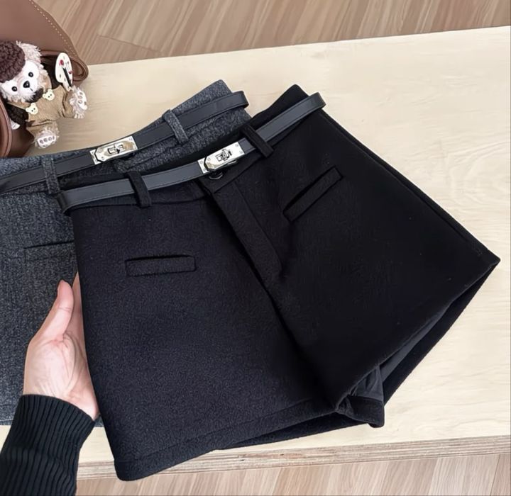 Юбка серая и шорты черные