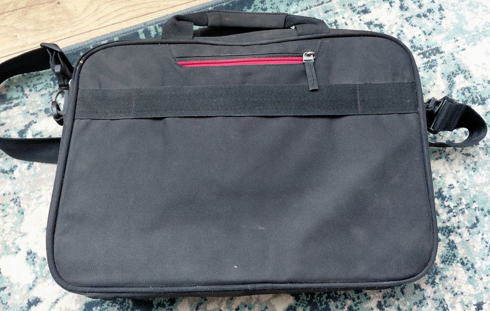 Geanta laptop Case Logic