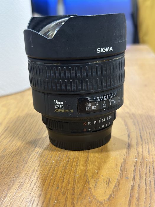 Sigma 14mm f/2.8 EX HSM Aspherical