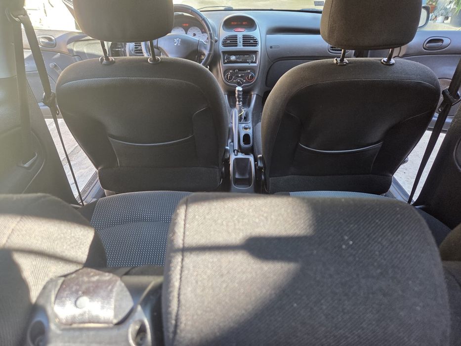 Vând Peugeot 206 an 2003