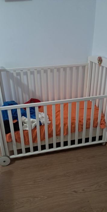 Pătuț copil de lemn