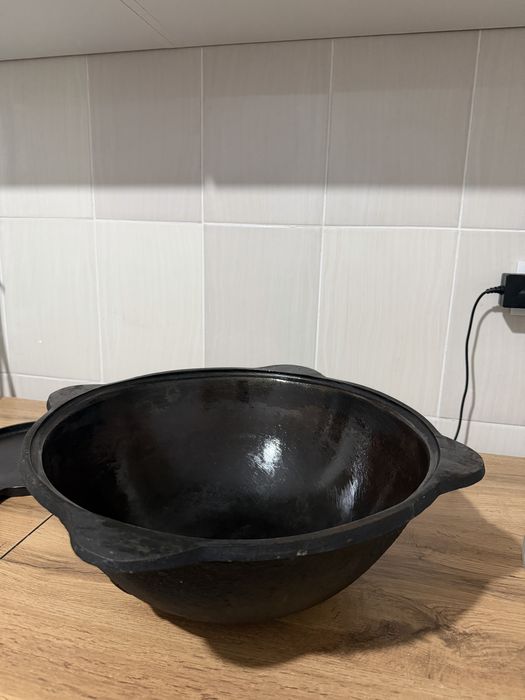 Чугун қазан сатылады