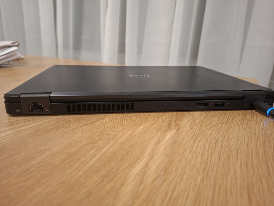 Лаптоп Dell Latitude 5490