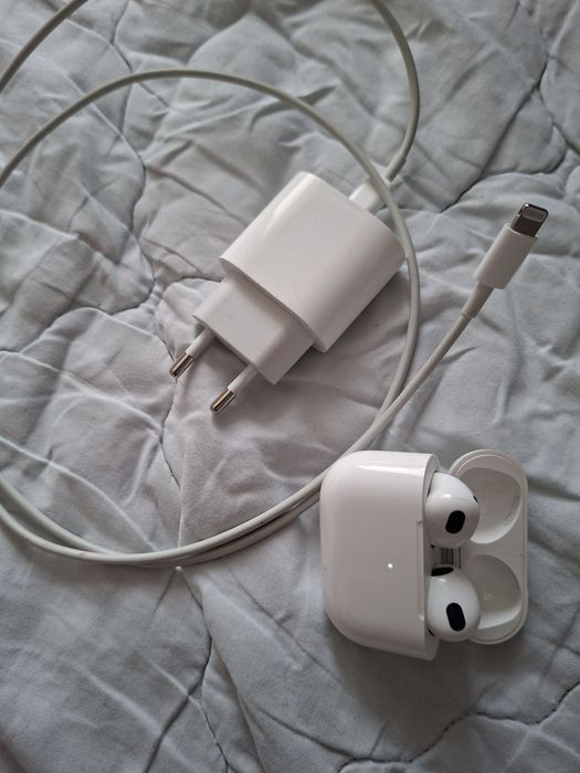 Airpods 3 (кейс,коробка,зарядка)