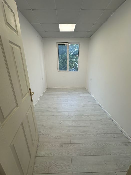 Дава се под наем Магазин в Пловдив, Център - 50 кв.м за 612 € - Снимка #2