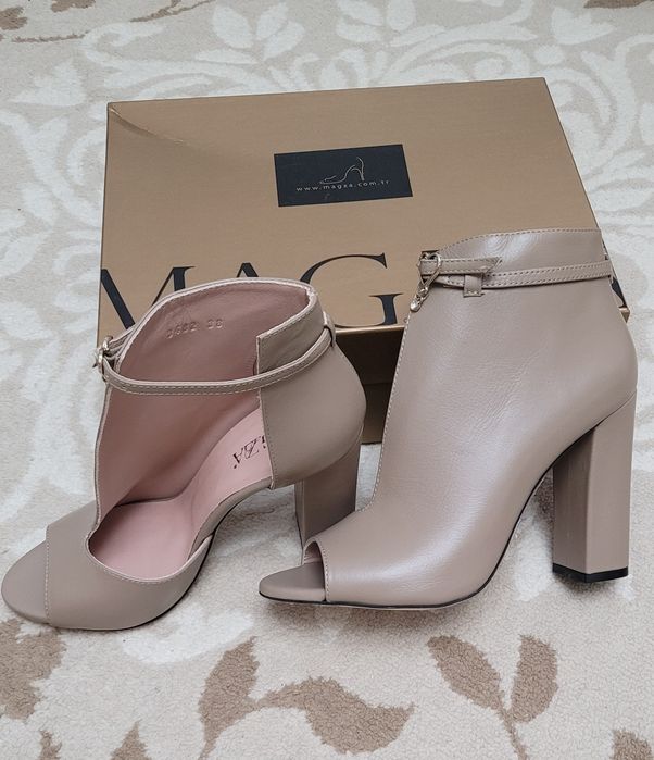 Продам новые босоножки