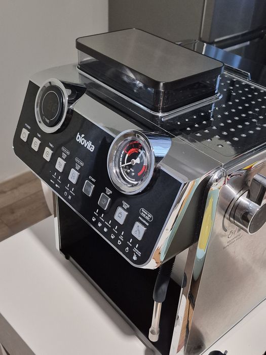 Ofer spre vânzare espressor Cafea