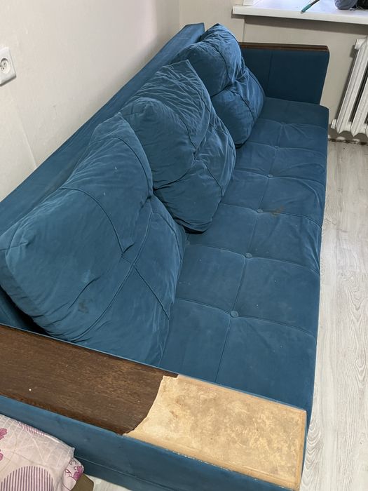 Угловой деван 10.000 есть торг