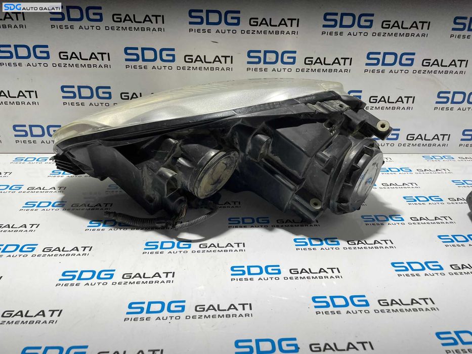 Far Dreapta FARA Xenon Volkswagen Golf 5 Break Combi Variant 2004 - 2008 Cod 1K6941006Q [L2436] (Ureche Lipsa) [AV3133]