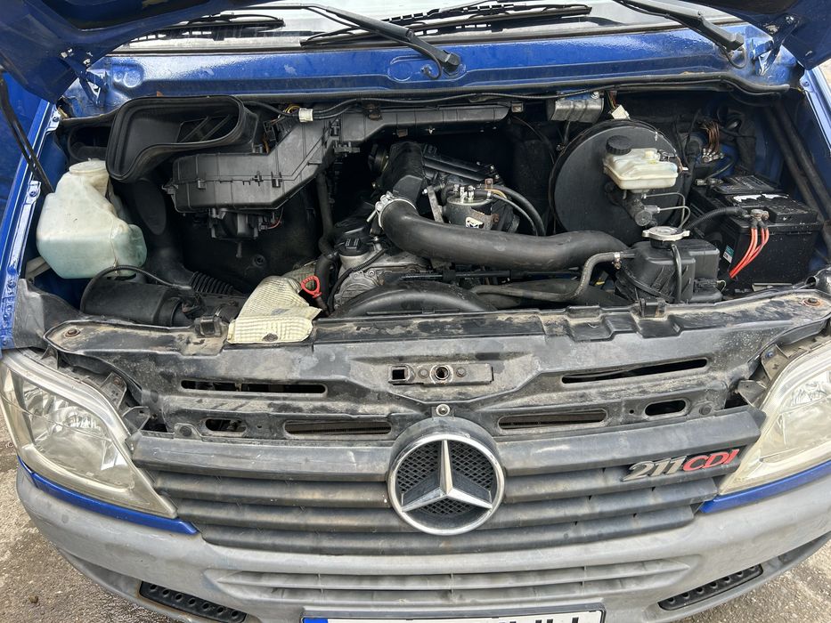 Vand Mercedes sprinter 211 cdi 2.2 8+1 locuri 260.000 km