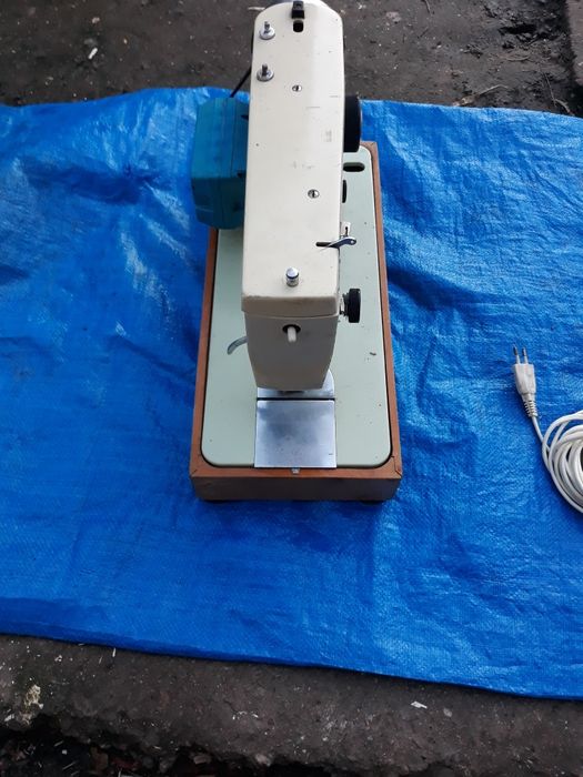 Maşină de crust electronica