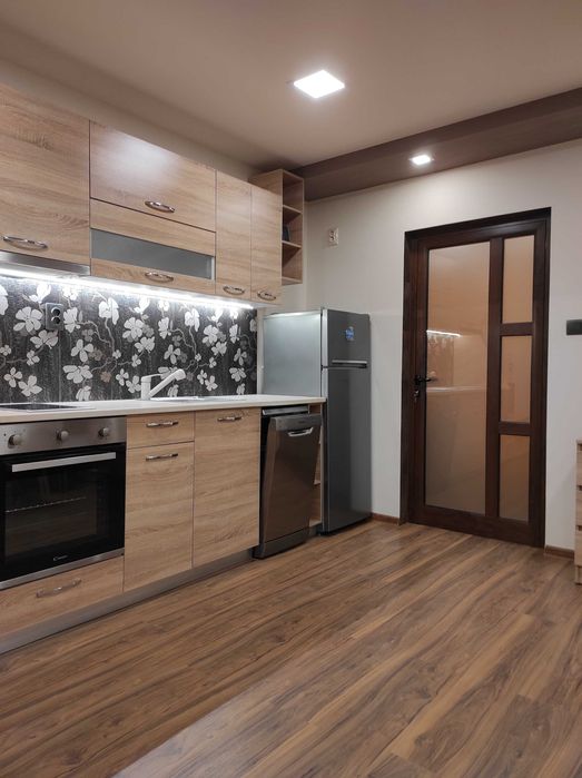 Продава се Едностаен апартамент в Перник, Изток - 45 кв.м за 1983 €/кв.м - Снимка #2