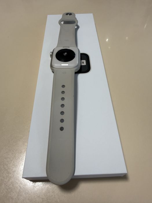 Apple Watch SE (Gen 2) 40 mm Starlight
