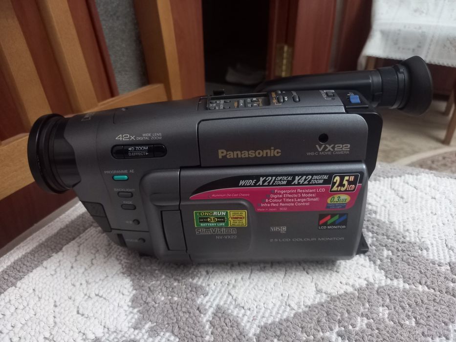 Цифровая видеокамера