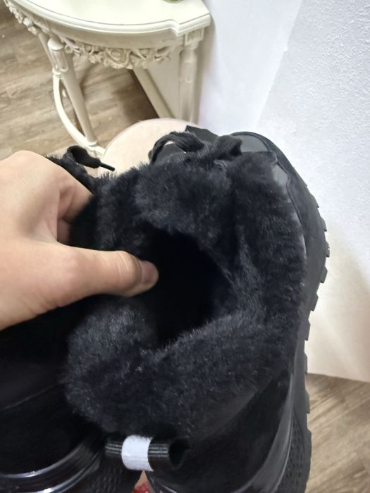 зимние кроссовки