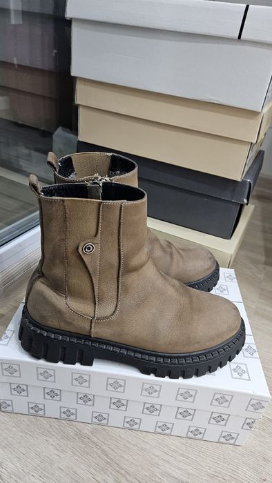 Отдам женскую обувь